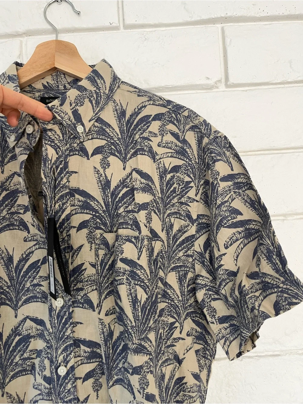 NWT Banana Republic Castello Linen Shirt Palm Leaves Tan Coastal Size Medium